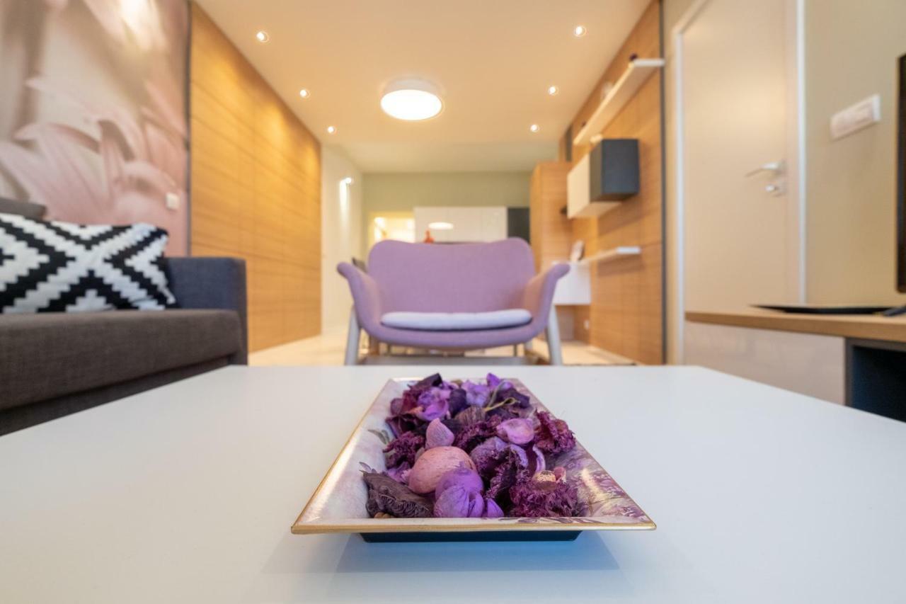 Vitosha Blvd Luxury 2-Bedroom, 2-Bathroom With Balcony Sofía Exterior foto