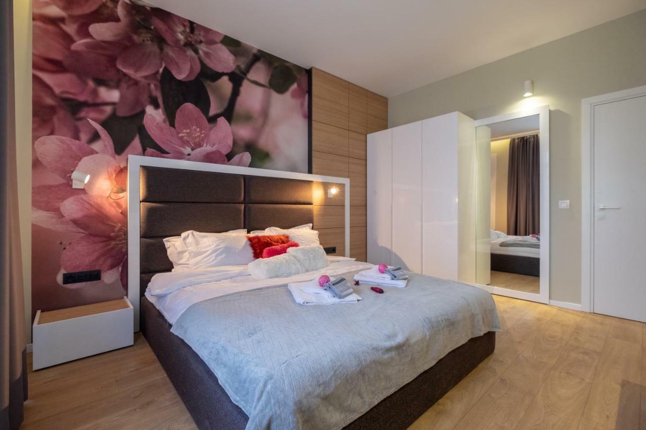 Vitosha Blvd Luxury 2-Bedroom, 2-Bathroom With Balcony Sofía Exterior foto