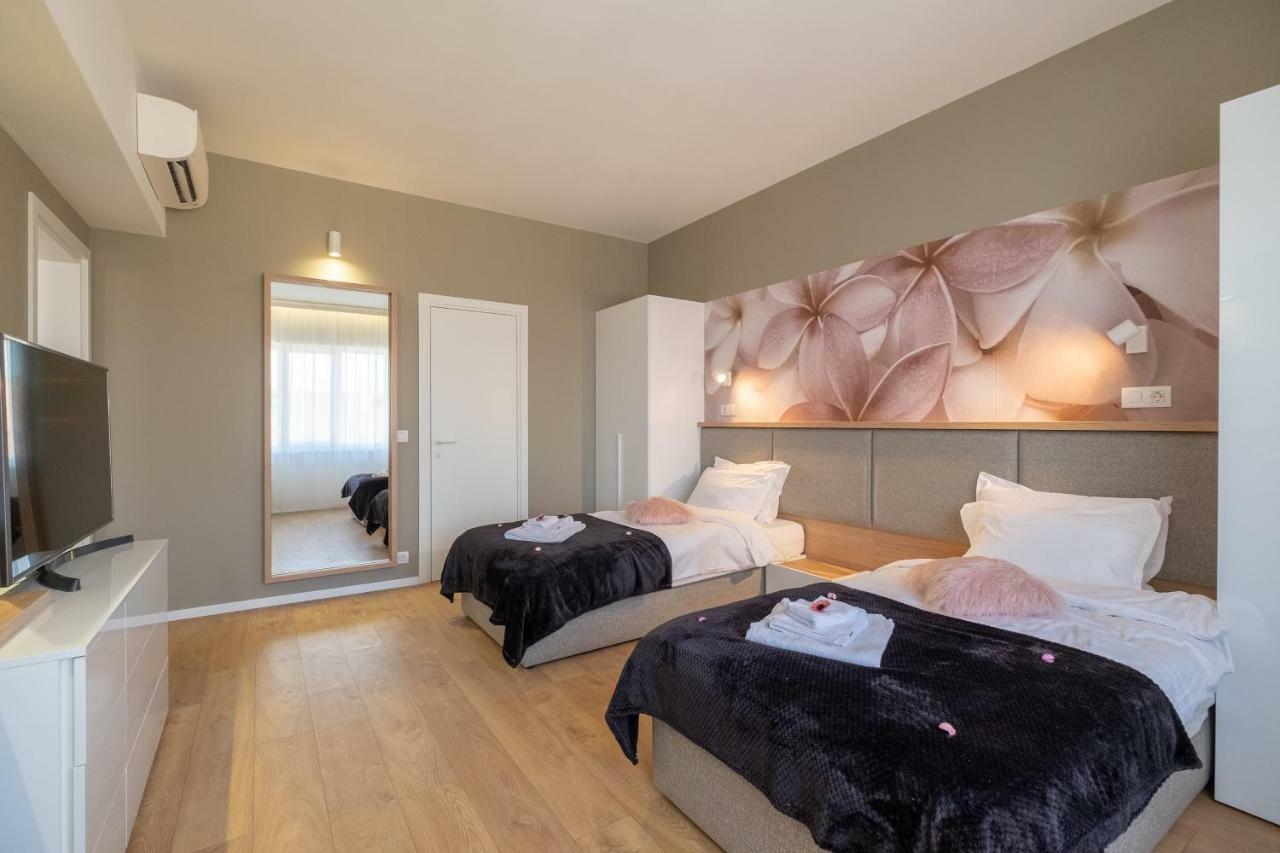 Vitosha Blvd Luxury 2-Bedroom, 2-Bathroom With Balcony Sofía Exterior foto