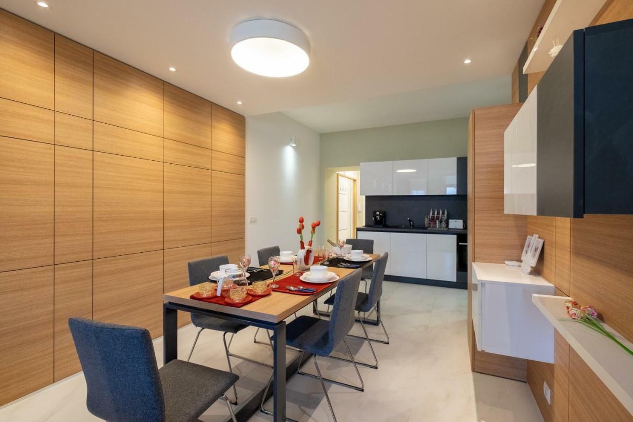 Vitosha Blvd Luxury 2-Bedroom, 2-Bathroom With Balcony Sofía Exterior foto
