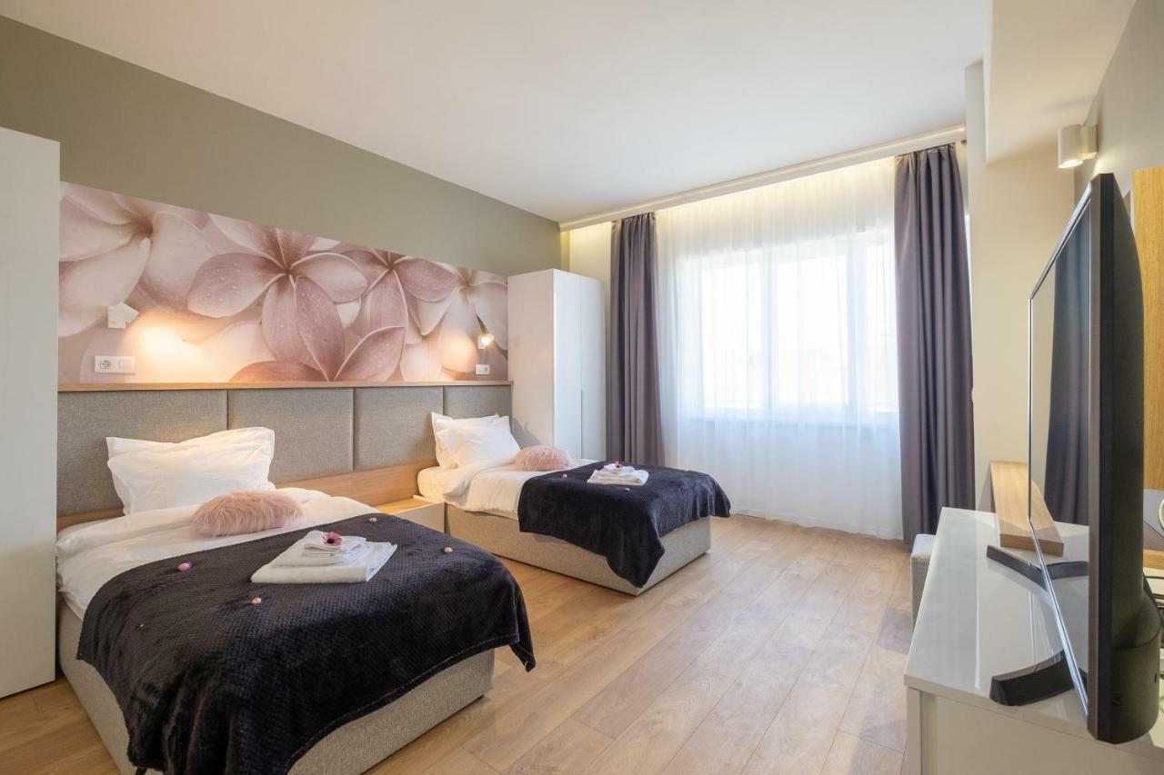 Vitosha Blvd Luxury 2-Bedroom, 2-Bathroom With Balcony Sofía Exterior foto