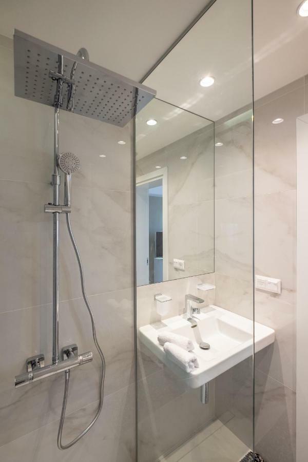 Vitosha Blvd Luxury 2-Bedroom, 2-Bathroom With Balcony Sofía Exterior foto