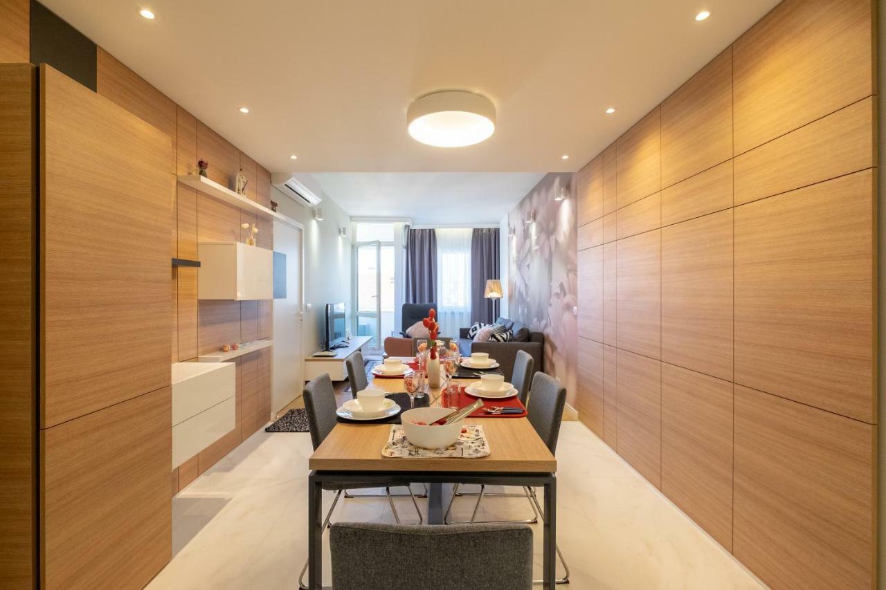 Vitosha Blvd Luxury 2-Bedroom, 2-Bathroom With Balcony Sofía Exterior foto