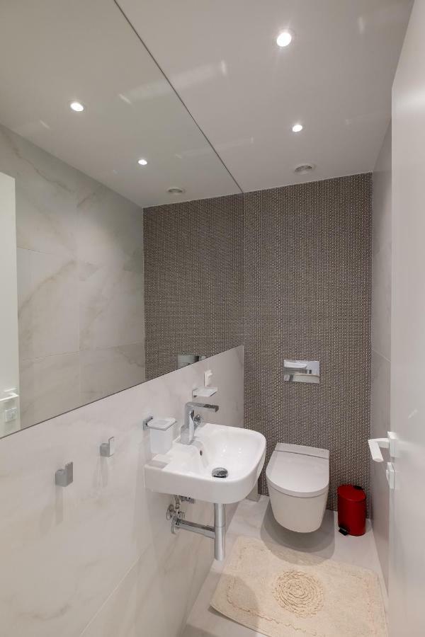 Vitosha Blvd Luxury 2-Bedroom, 2-Bathroom With Balcony Sofía Exterior foto